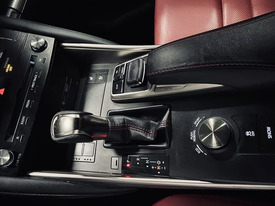 2017 Lexus IS 3rd Gen - Image 18 of 20