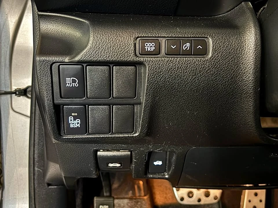 2017 Lexus IS 3rd Gen - Image 19 of 20