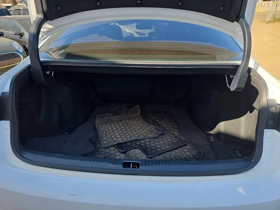 2017 Lexus IS 3rd Gen - Image 15 of 20