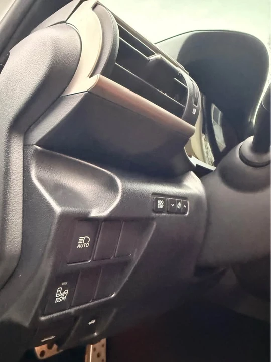 2017 Lexus IS 3rd Gen - Image 17 of 19
