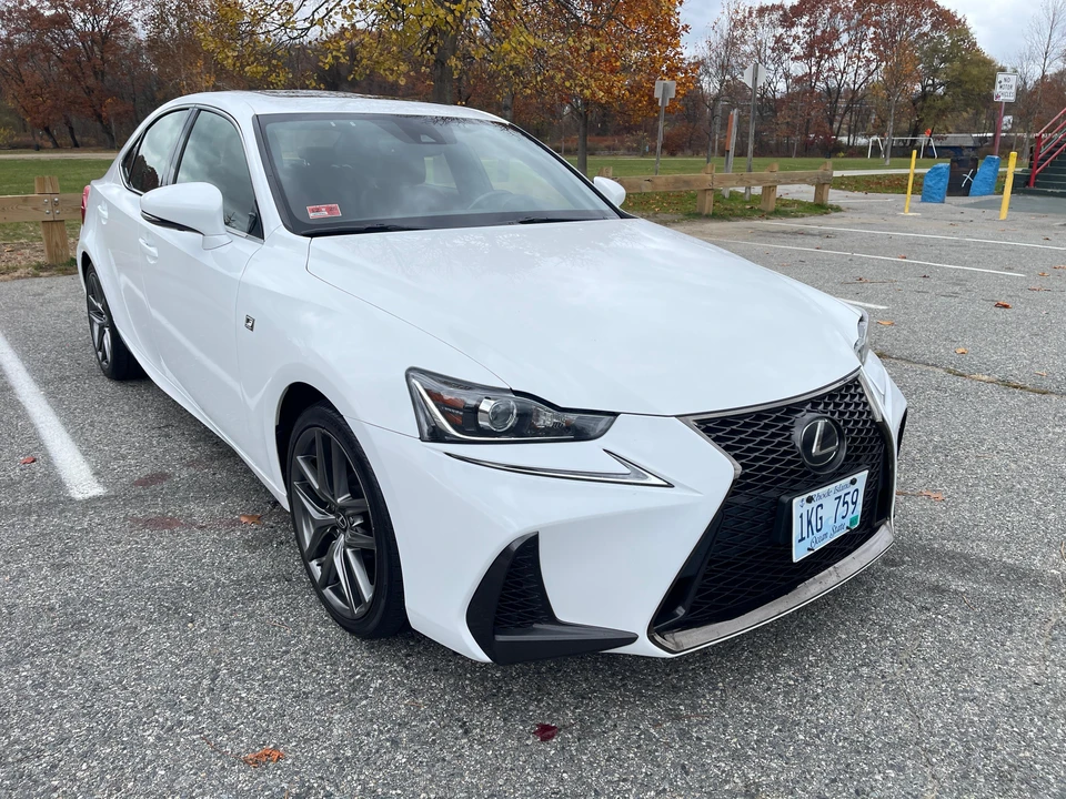 2017 Lexus IS 3rd Gen - Image 18 of 31