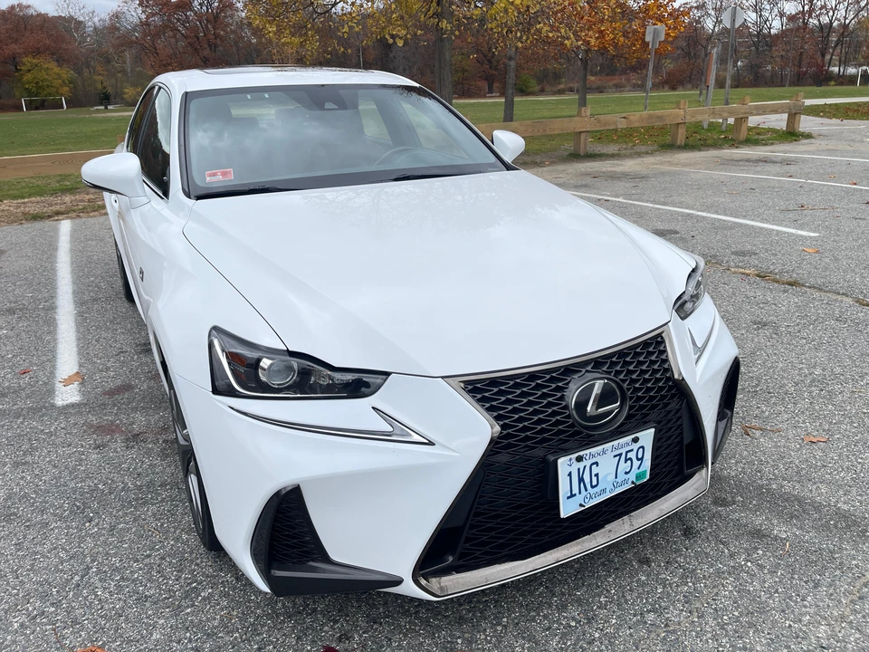 2017 Lexus IS 3rd Gen - Image 19 of 31