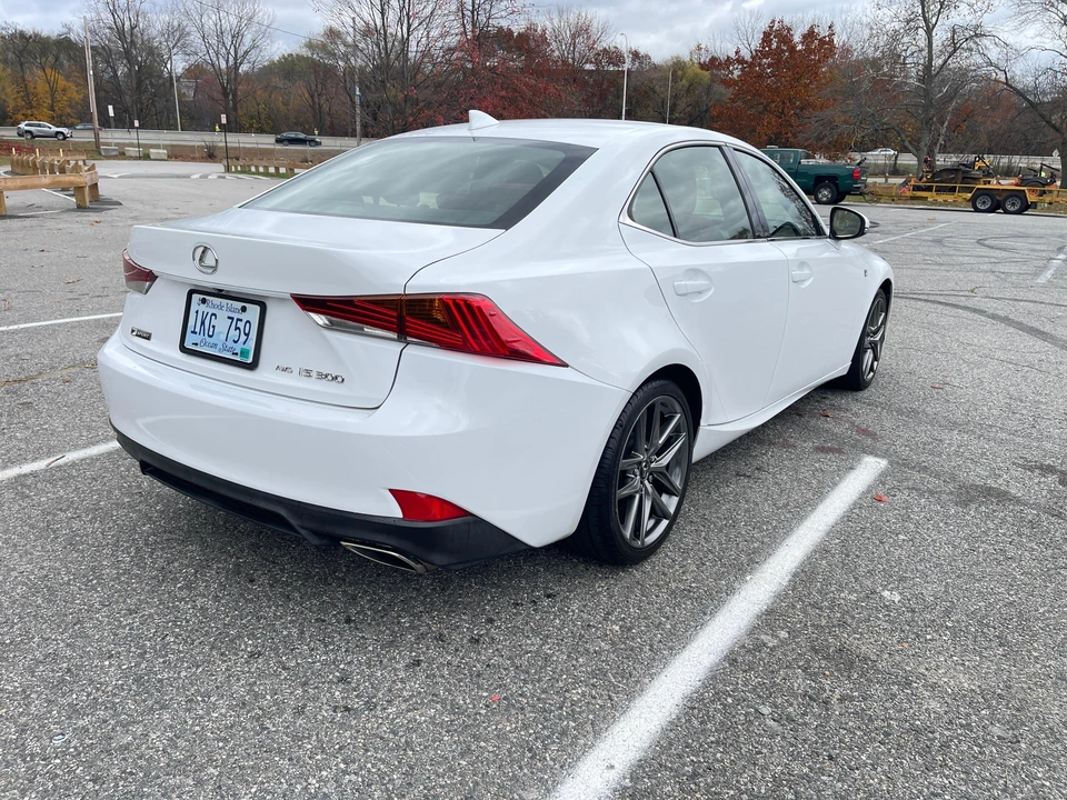 2017 Lexus IS 3rd Gen - Image 15 of 31