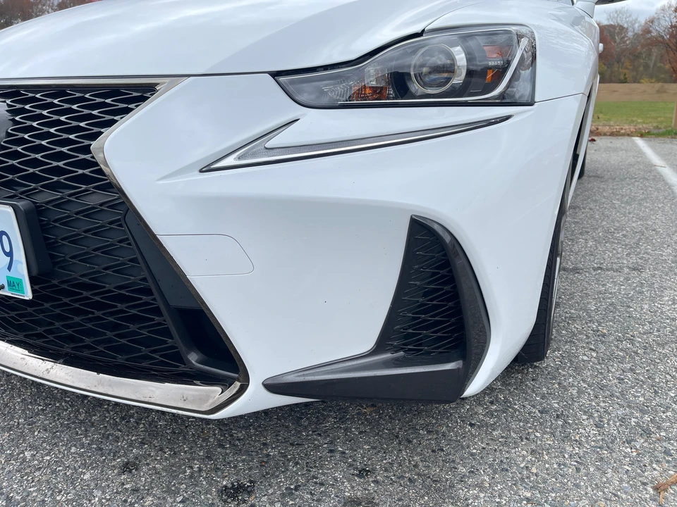 2017 Lexus IS 3rd Gen - Image 23 of 31
