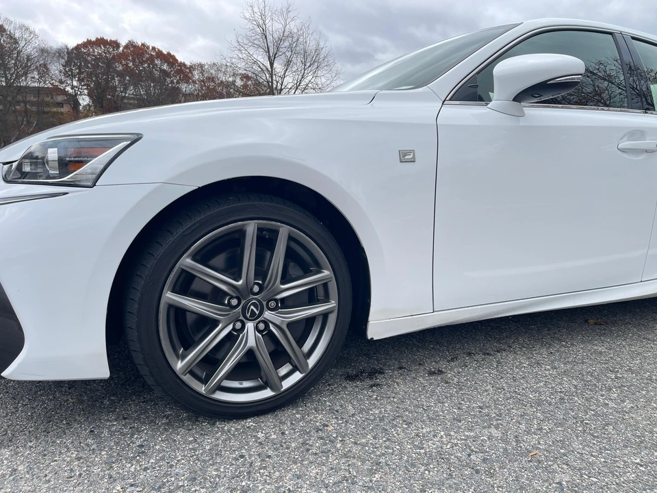 2017 Lexus IS 3rd Gen - Image 25 of 31