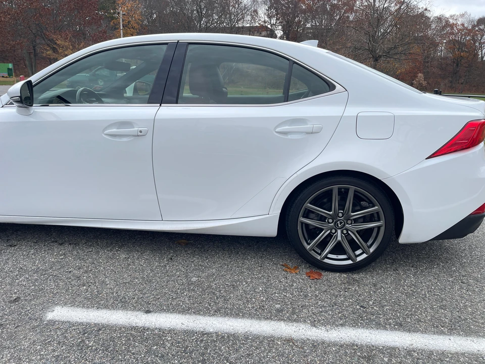 2017 Lexus IS 3rd Gen - Image 28 of 31