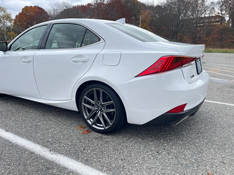 2017 Lexus IS 3rd Gen - Image 30 of 31