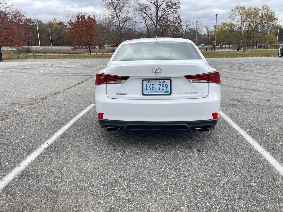 2017 Lexus IS 3rd Gen - Image 14 of 31