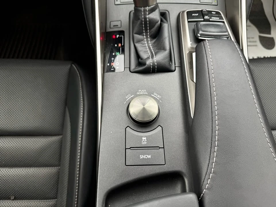 2017 Lexus IS 3rd Gen - Image 18 of 20