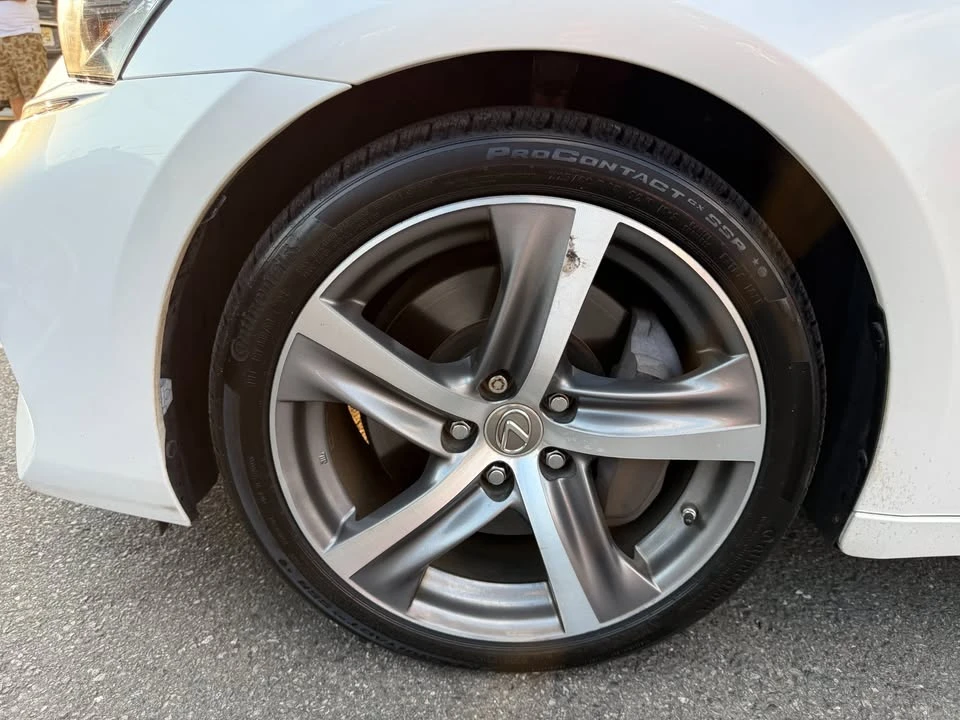 2017 Lexus IS 3rd Gen - Image 19 of 20