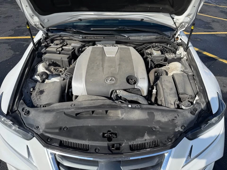 2017 Lexus IS 3rd Gen - Image 18 of 20