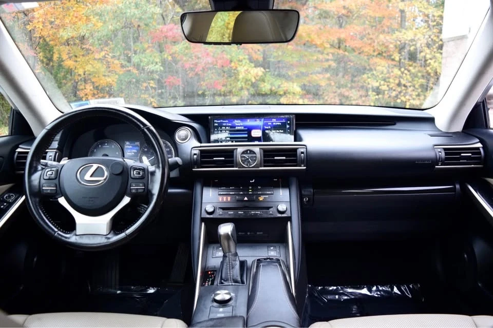 2017 Lexus IS 3rd Gen - Image 8 of 10