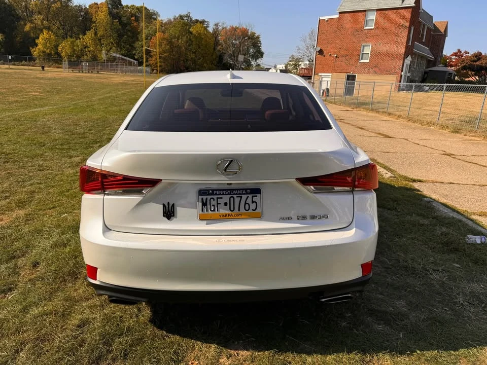 2017 Lexus IS 3rd Gen - Image 6 of 10