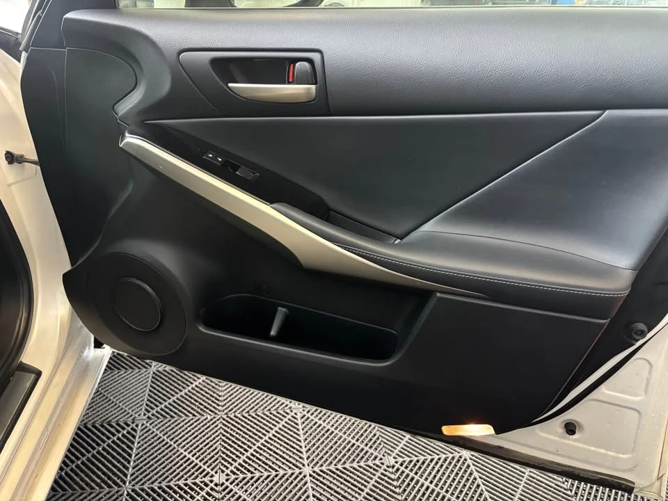 2017 Lexus IS 3rd Gen - Image 19 of 20
