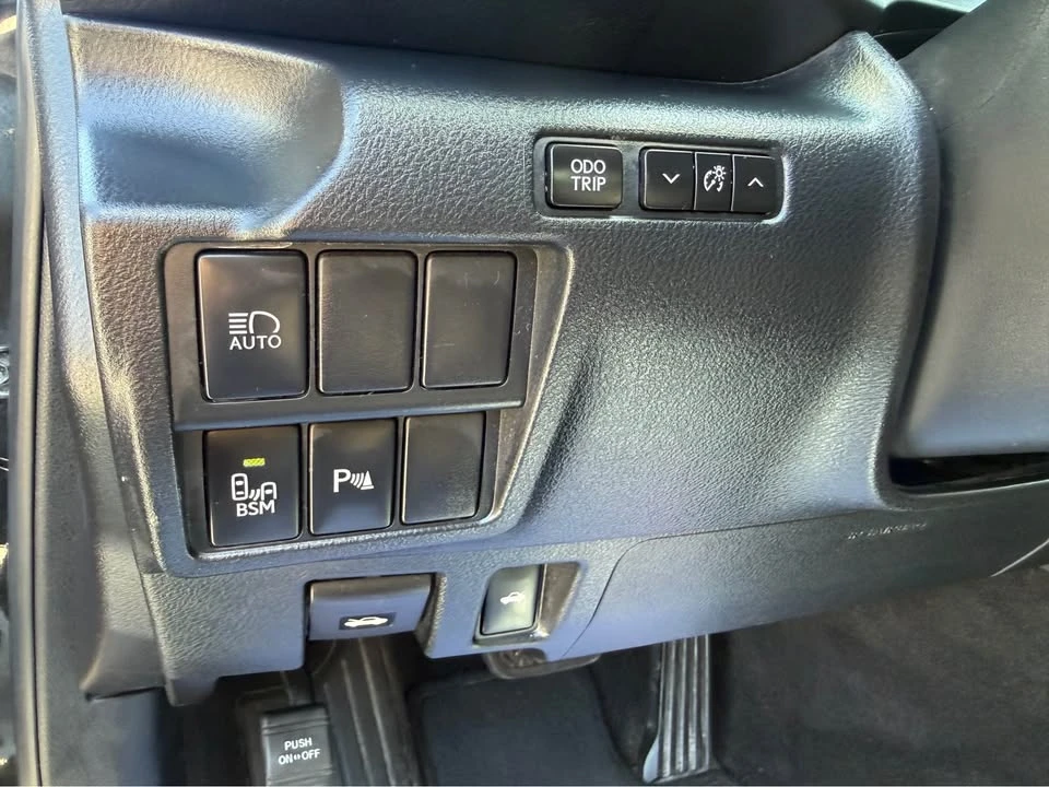 2017 Lexus IS 3rd Gen - Image 17 of 20