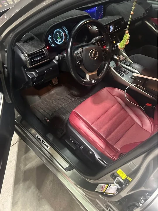 2017 Lexus IS 3rd Gen - Image 8 of 11