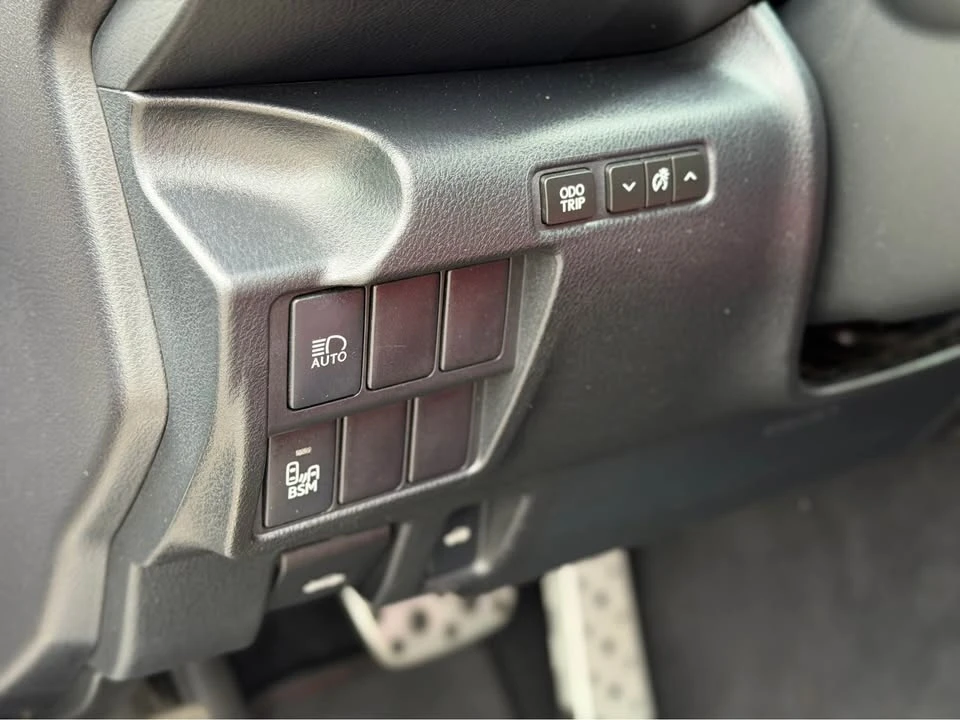 2017 Lexus IS 3rd Gen - Image 17 of 21