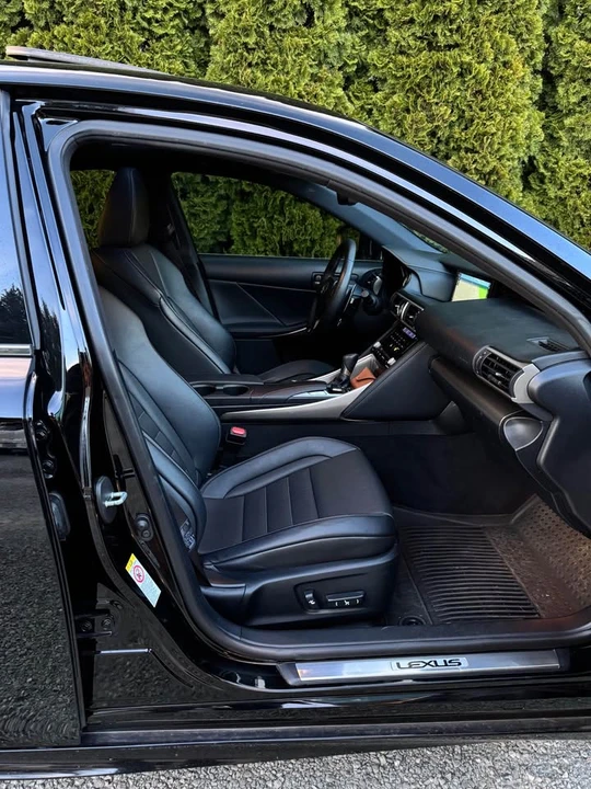 2017 Lexus IS 3rd Gen - Image 17 of 20