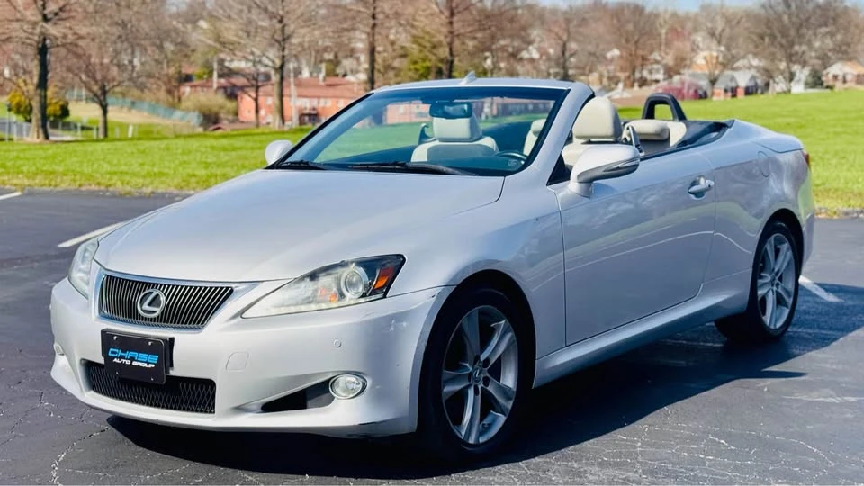 2017 Lexus IS 2nd Gen - Image 4 of 17