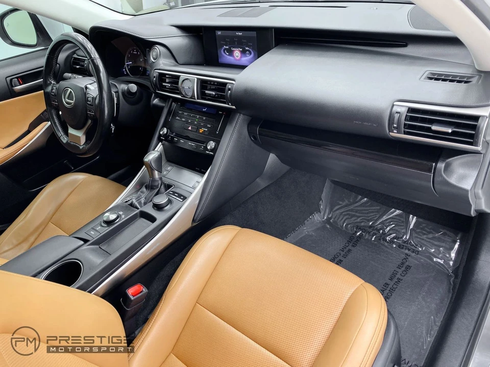 2017 Lexus IS 3rd Gen - Image 15 of 31