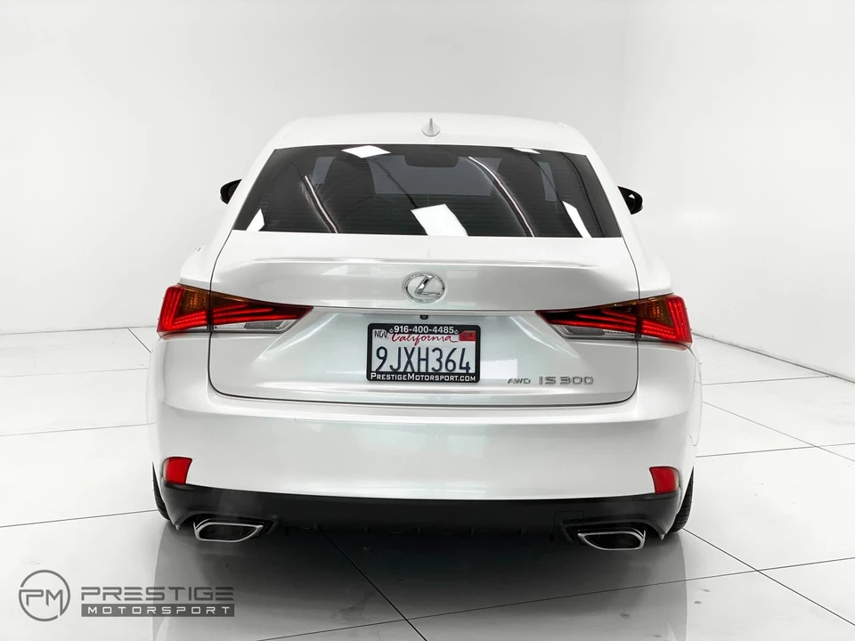 2017 Lexus IS 3rd Gen - Image 28 of 31