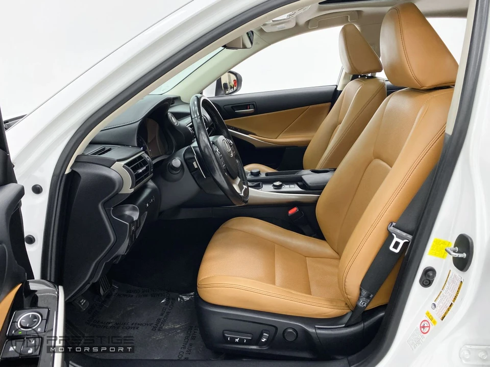 2017 Lexus IS 3rd Gen - Image 17 of 31