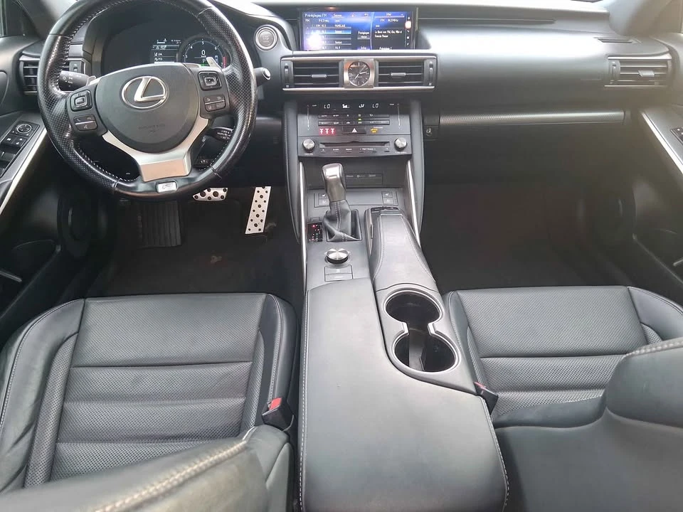 2017 Lexus IS 3rd Gen - Image 5 of 9
