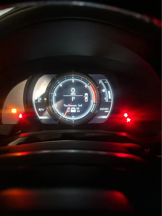 2017 Lexus IS 3rd Gen - Image 6 of 7