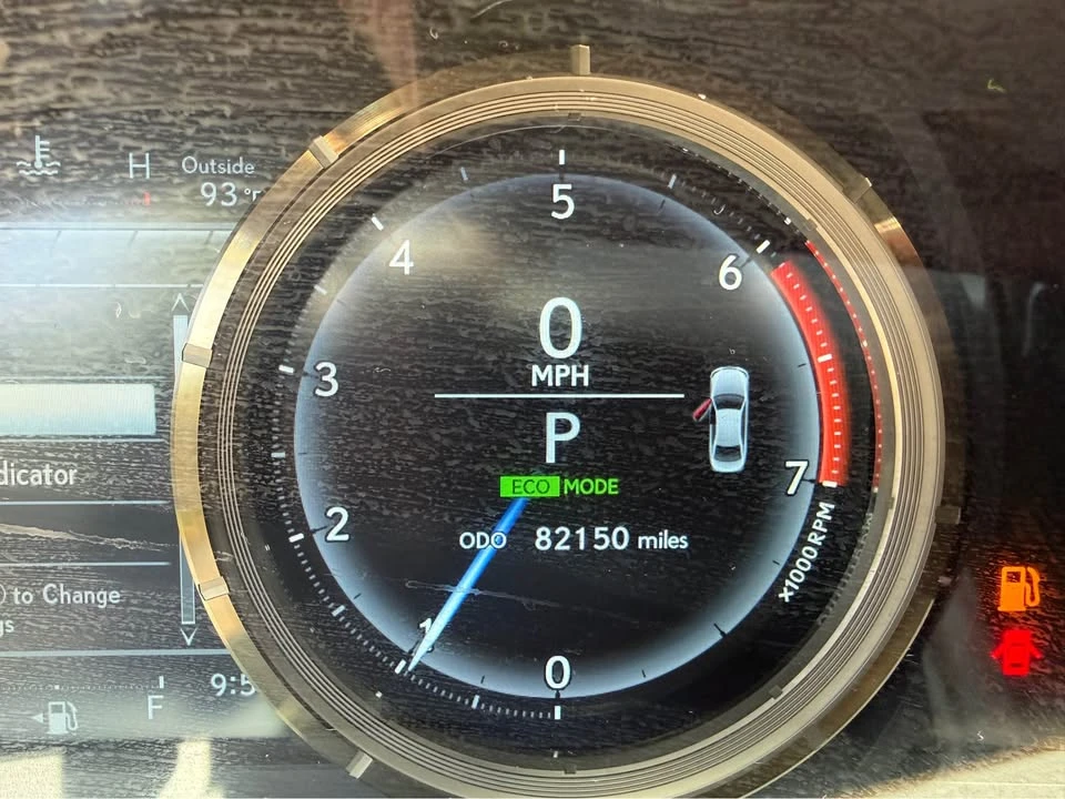2017 Lexus IS 3rd Gen - Image 9 of 16