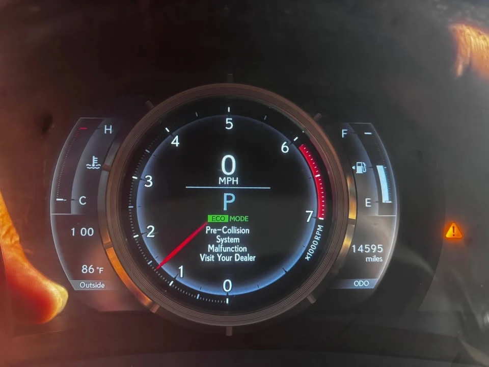 2017 Lexus IS 3rd Gen - Image 8 of 11