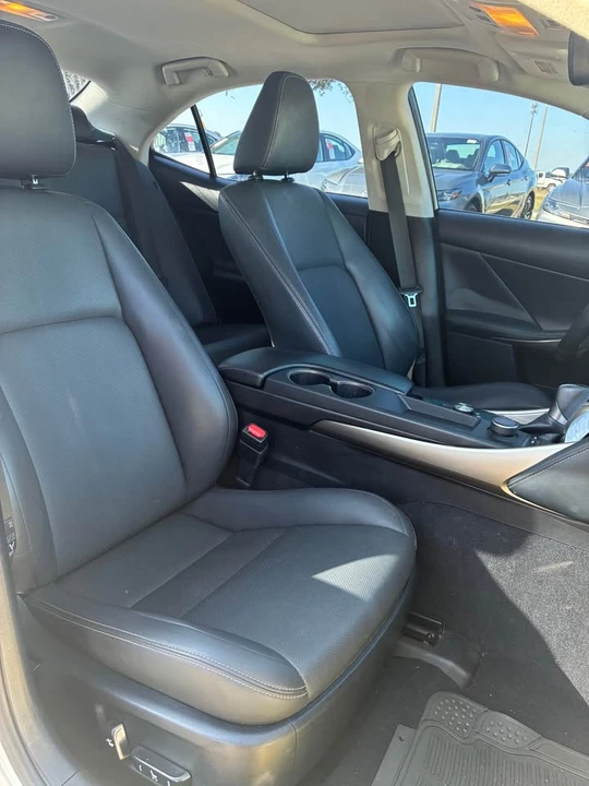 2017 Lexus IS 3rd Gen - Image 4 of 5