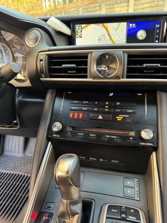 2017 Lexus IS 3rd Gen - Image 8 of 12