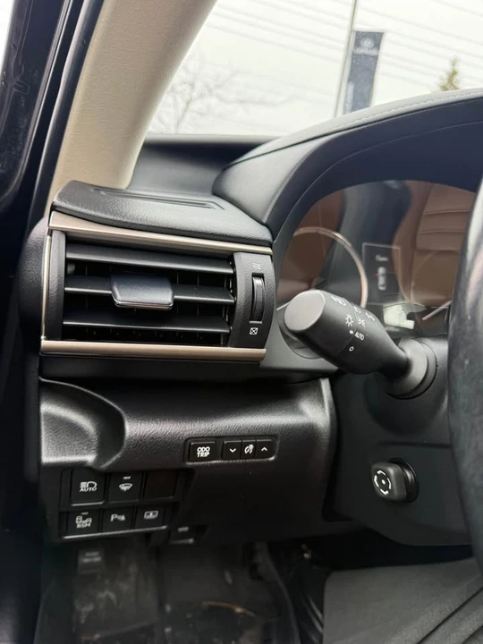 2017 Lexus IS 3rd Gen - Image 5 of 17