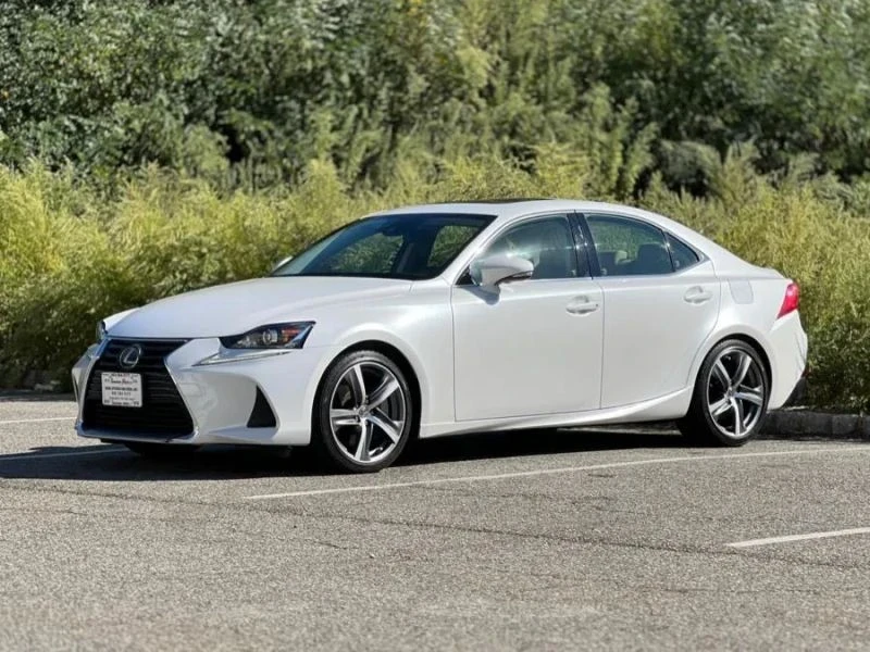 2017 Lexus IS 3rd Gen - Image 4 of 12