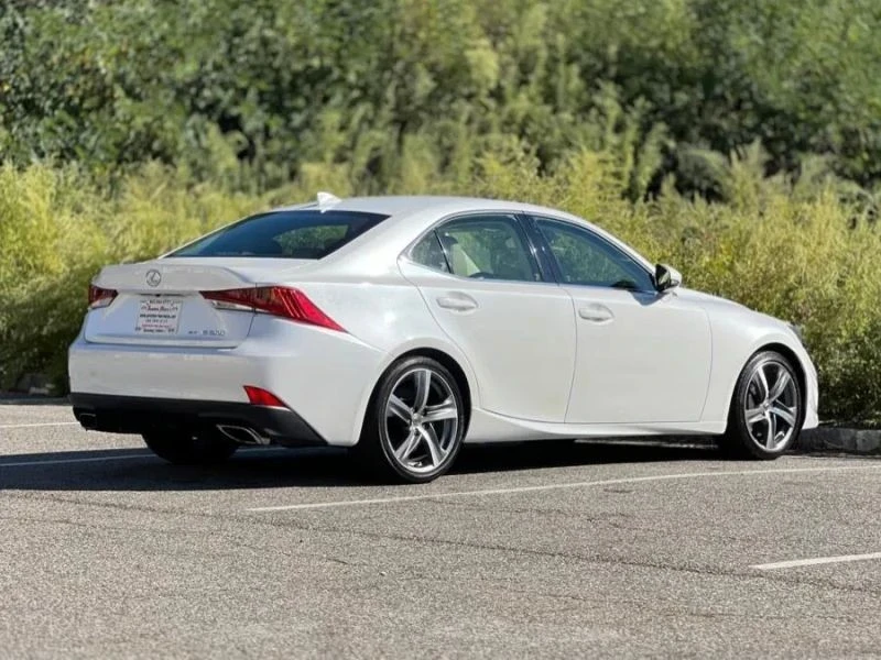 2017 Lexus IS 3rd Gen - Image 8 of 12