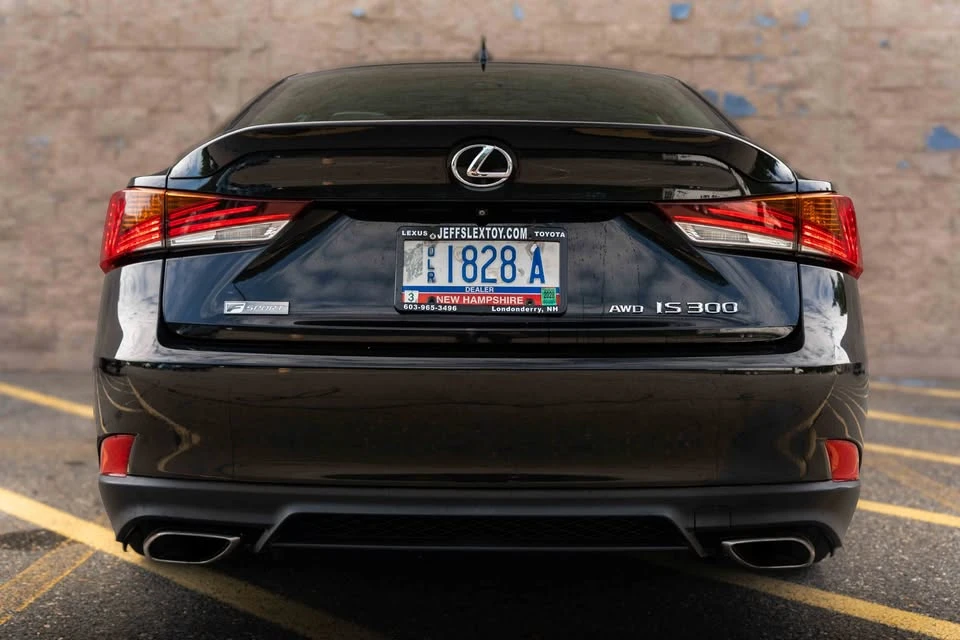 2017 Lexus IS 3rd Gen - Image 5 of 20