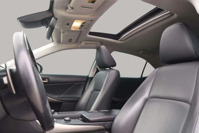 2017 Lexus IS 3rd Gen - Image 19 of 21