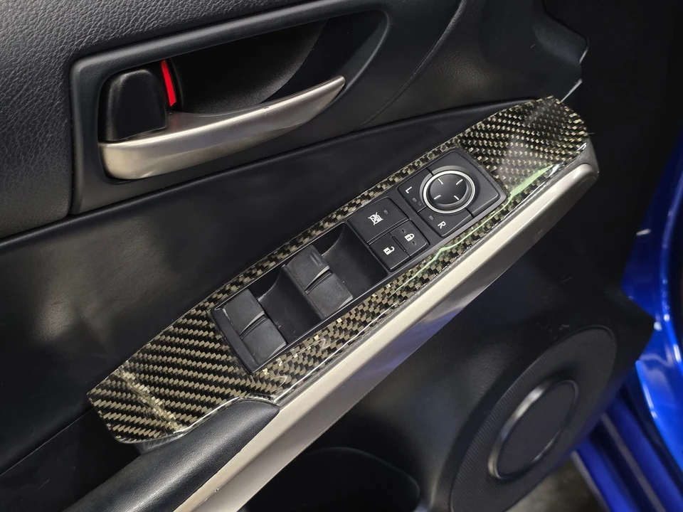 2017 Lexus IS 3rd Gen - Image 17 of 31