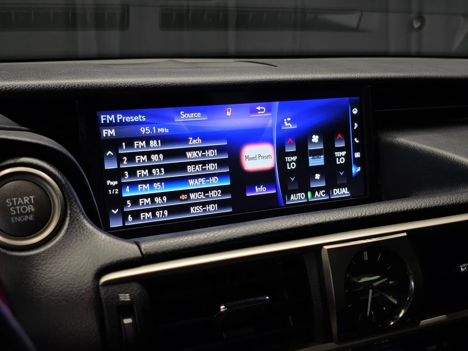 2017 Lexus IS 3rd Gen - Image 24 of 31