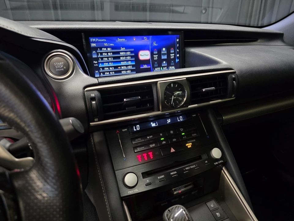 2017 Lexus IS 3rd Gen - Image 23 of 31