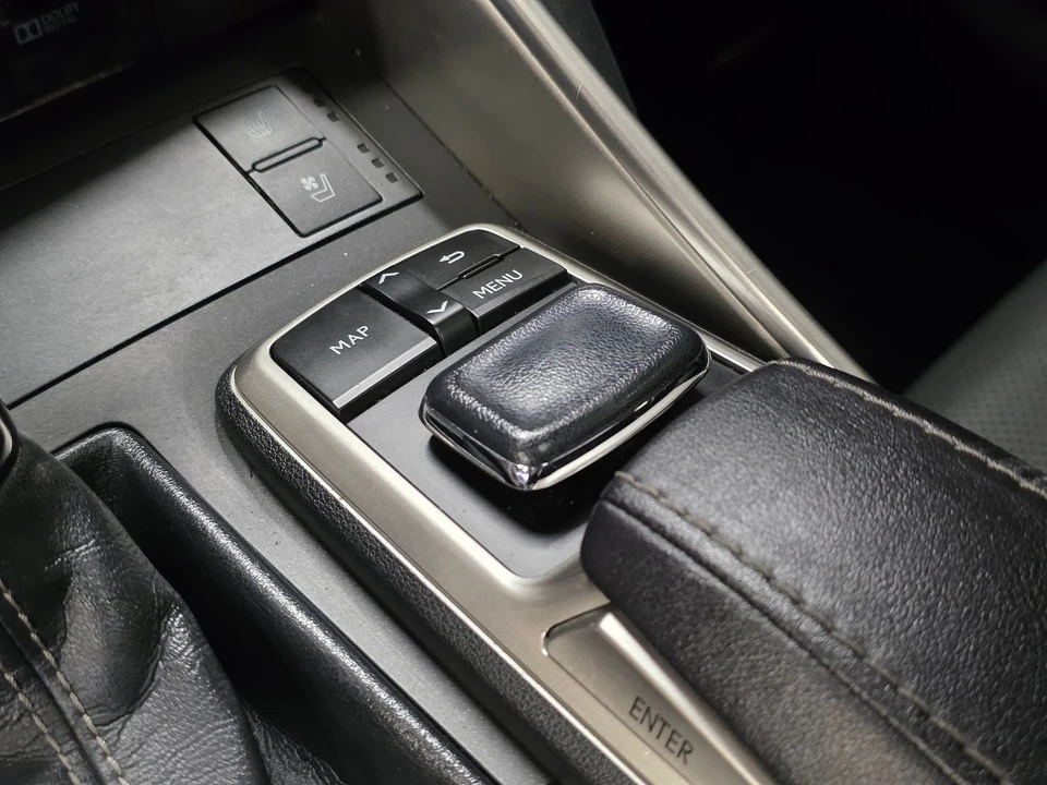 2017 Lexus IS 3rd Gen - Image 30 of 31