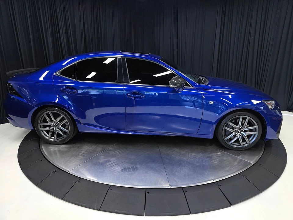 2017 Lexus IS 3rd Gen - Image 14 of 31