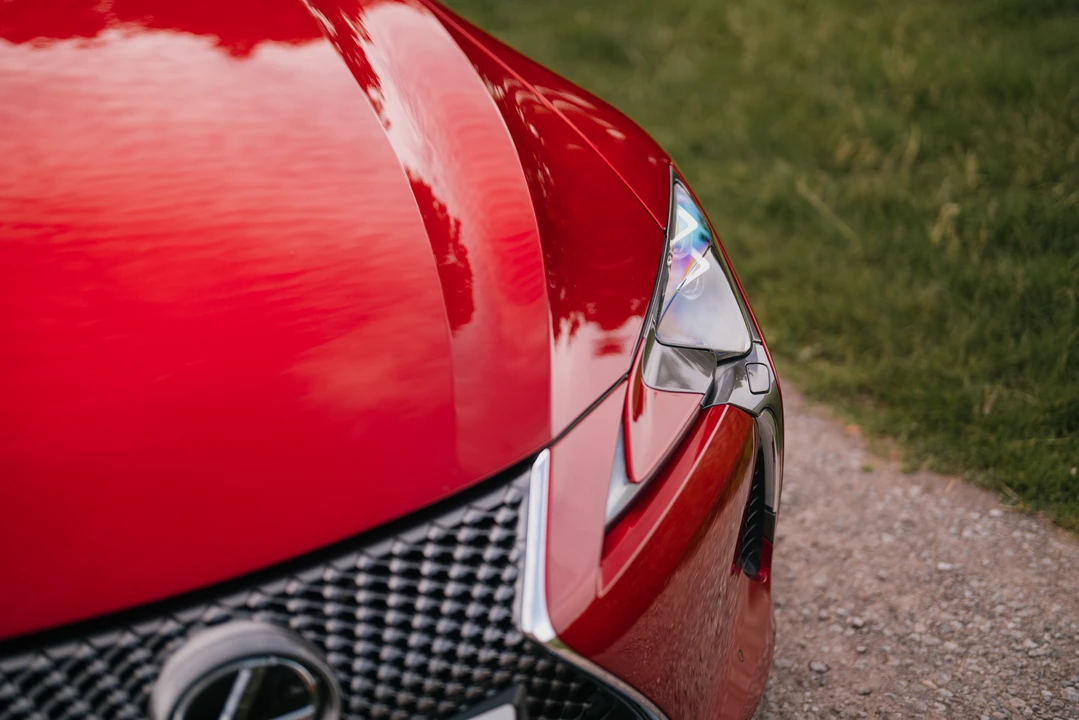 2017 Lexus LC - Image 23 of 31
