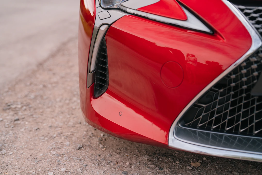 2017 Lexus LC - Image 25 of 31