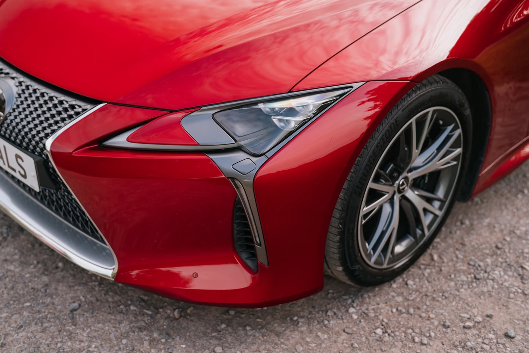 2017 Lexus LC - Image 30 of 31
