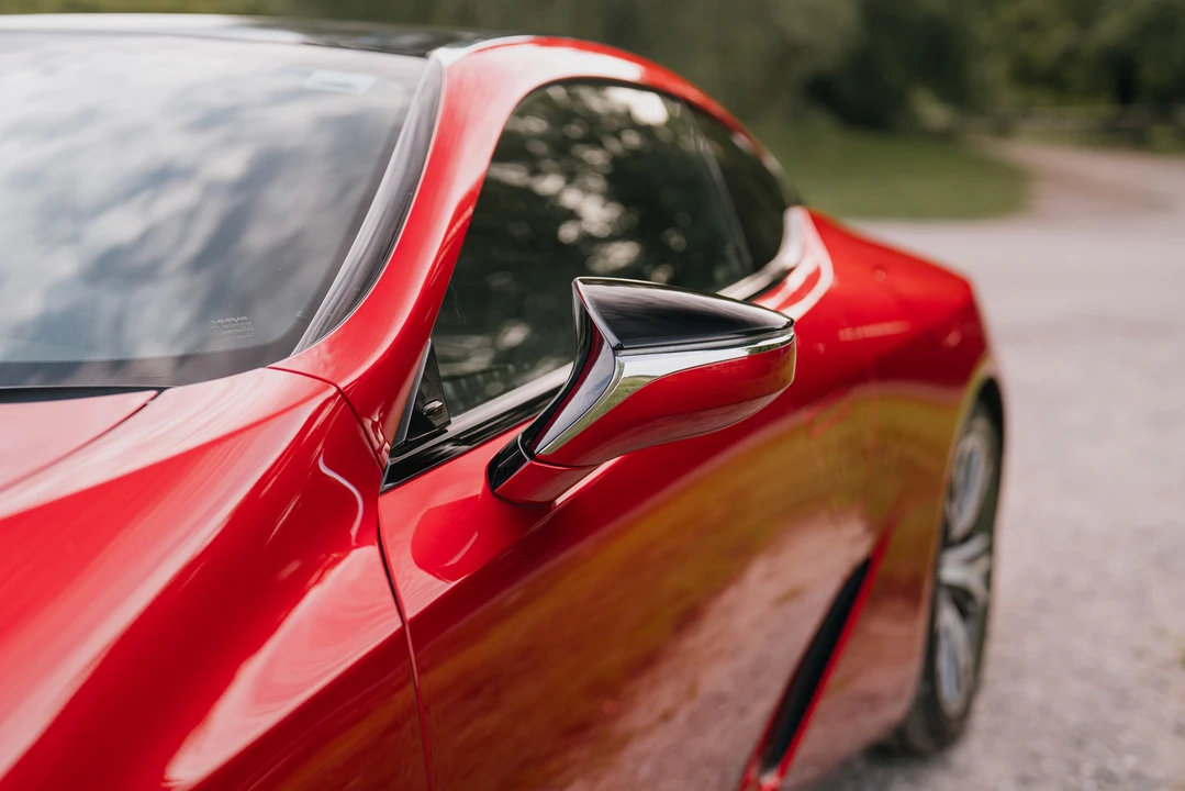 2017 Lexus LC - Image 31 of 31