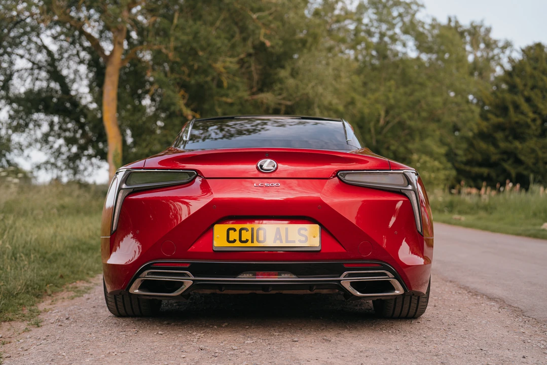 2017 Lexus LC - Image 6 of 31