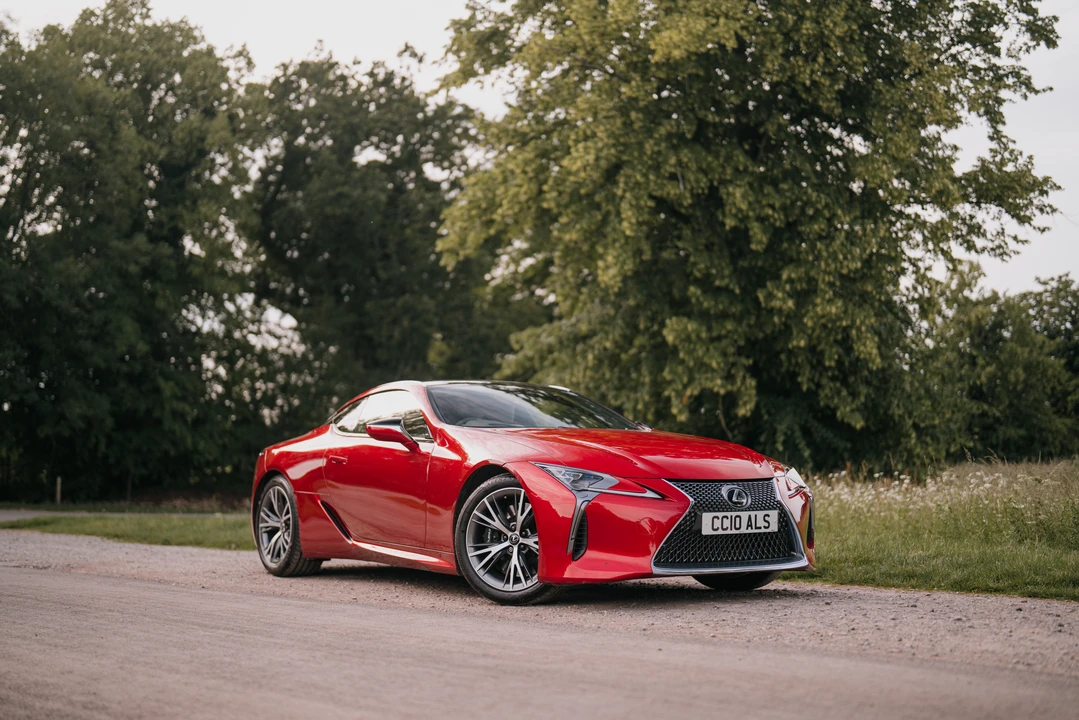 2017 Lexus LC - Image 9 of 31
