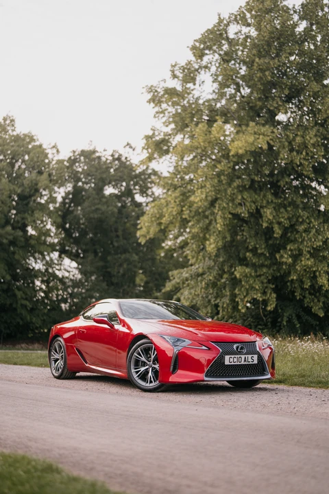 2017 Lexus LC - Image 18 of 31