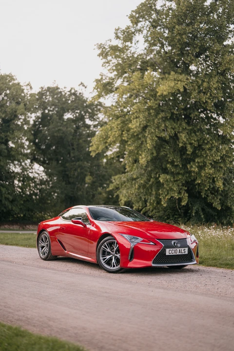 2017 Lexus LC - Image 19 of 31